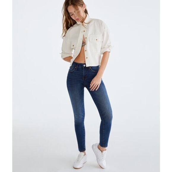 Aeropostale Lo-Rise Jegging Jeans Size 4 Womens - Picture 7 of 8